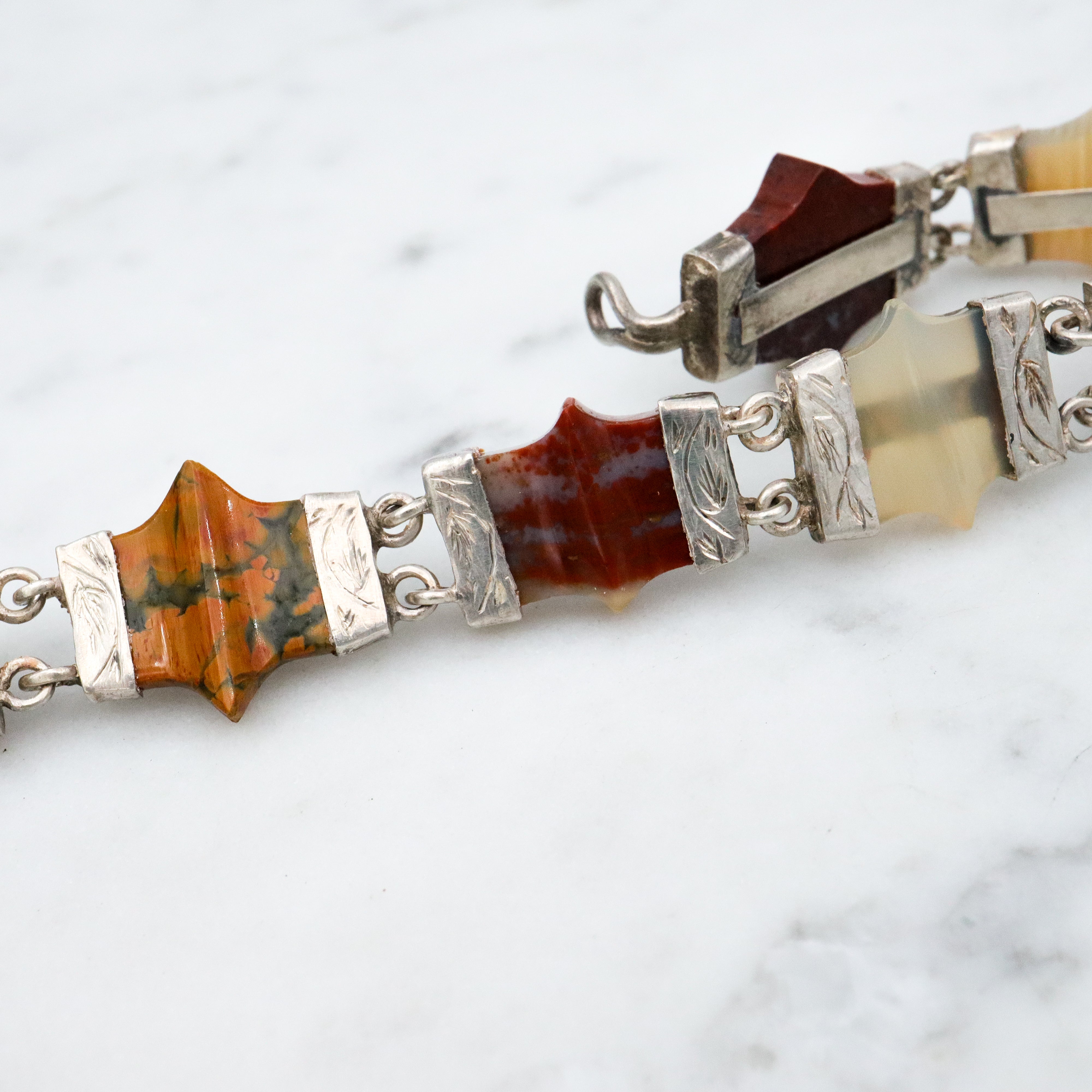Antique Victorian Scottish Provincial agate link bracelet w/agate torpedo drops